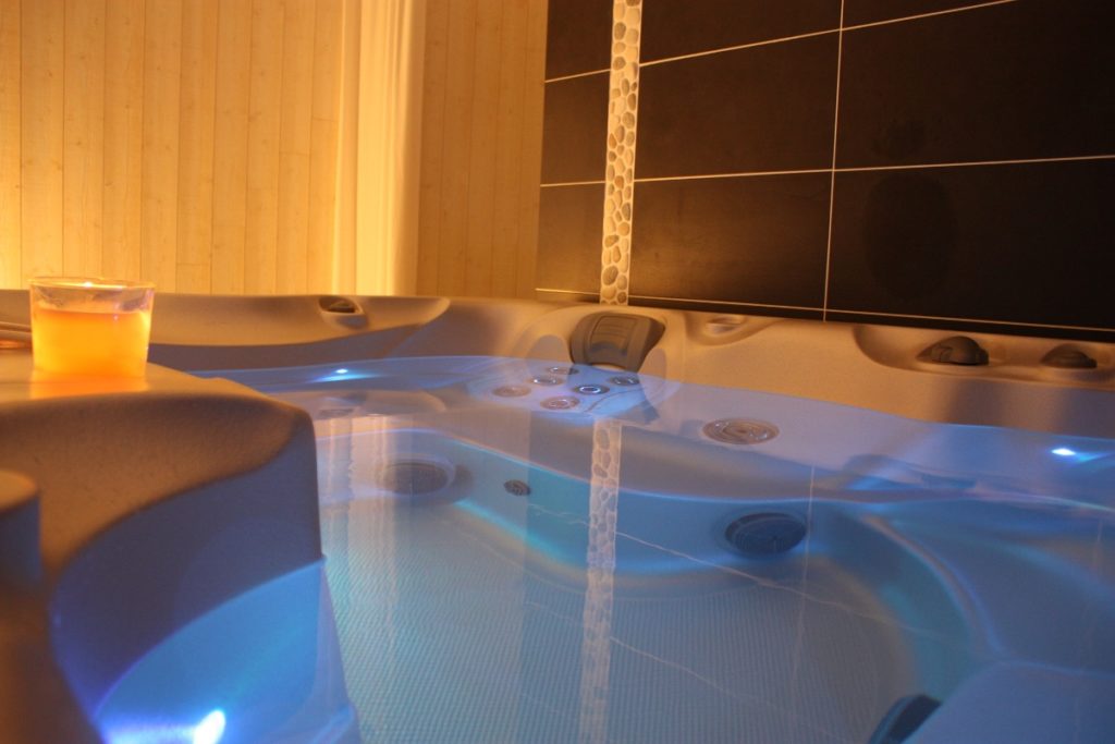 latitude ouest -zen-espace-detente-spa-bougie