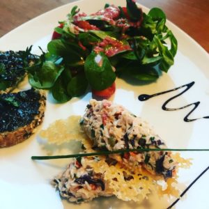 Restaurant Latitude Ouest mille-feuille crabe et tuiles au parmesan