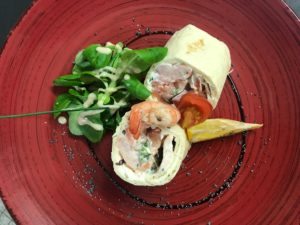 restaurant Latitude Ouest -entree-wraps-saumon-fume-crevettes-fromage-frais