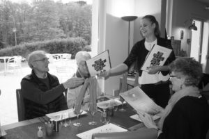 restaurant Latitude Ouest -service-amandine-noir-et-blanc