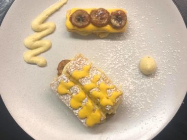restaurant-dessert--petits-gateaux-a-la-banane